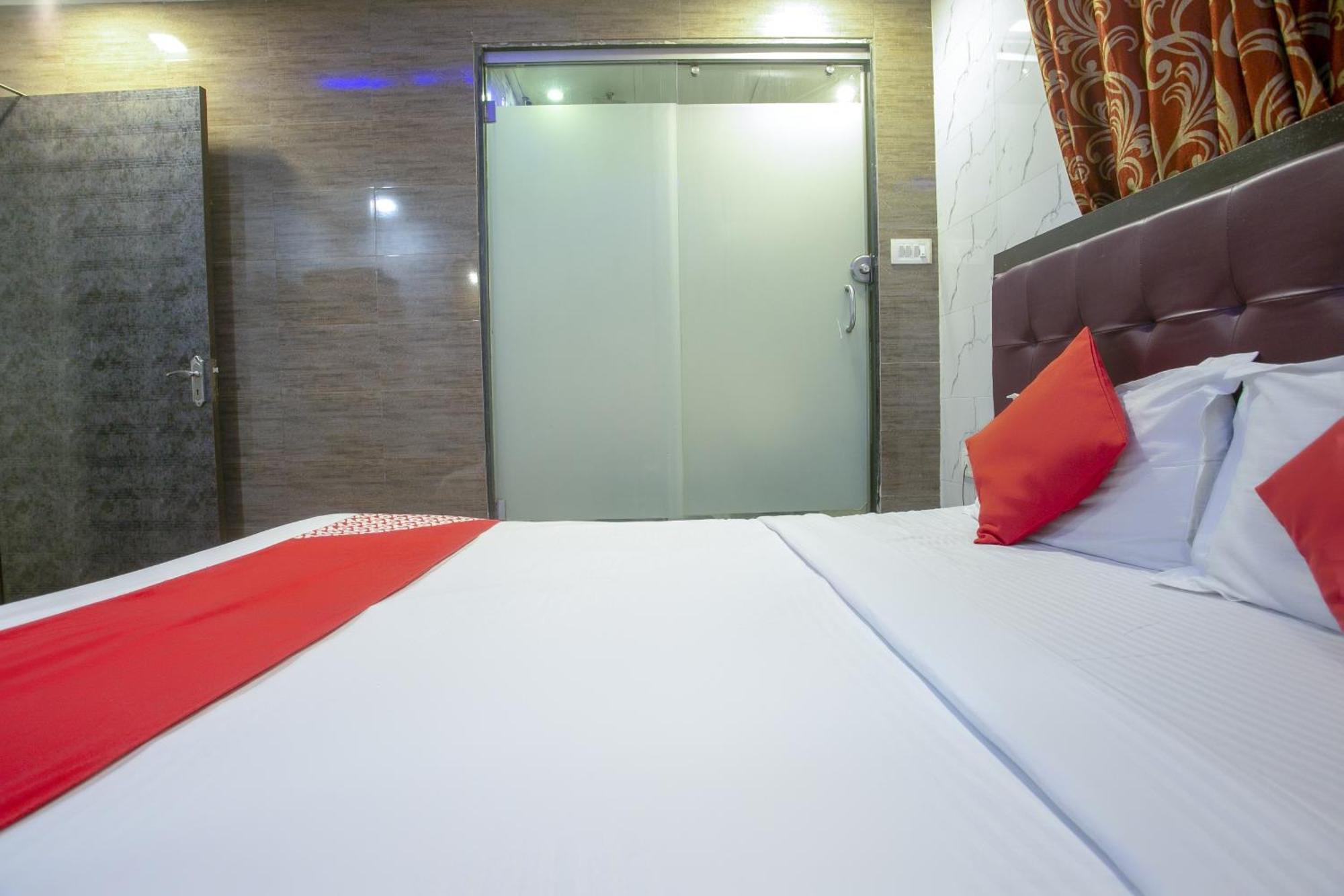Hotel O Grand Inn Мумбай Екстериор снимка